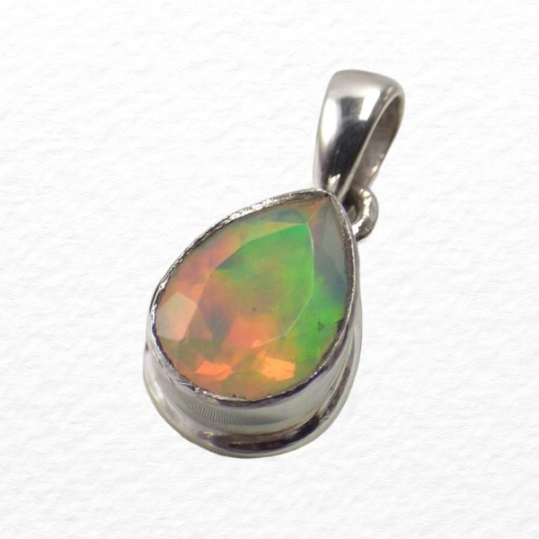 Pendentif goutte Opale Ethiopienne facettée 
