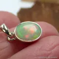 Pendentif oval Opale Welo facettée - Bijoux en Opale Ethiopienne