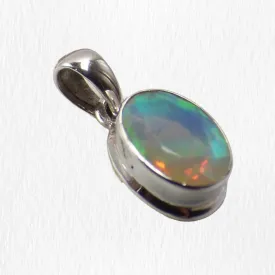 Pendentif Opale Welo facettée ovale - Bijoux en Opale Ethiopienne