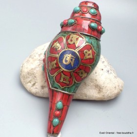 Conque tibétaine sertie de pierres