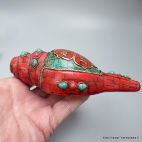 Conque tibétaine sertie de pierres 