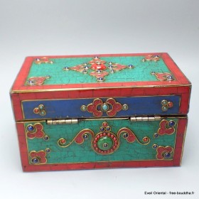 Grosse boîte à bijoux tibétaine sertie de pierres 