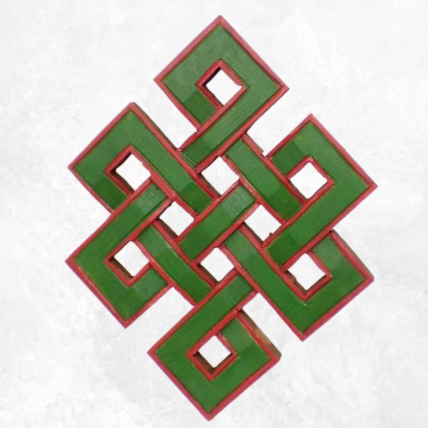 Noeud sans fin bouddhiste en bois peint