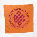 Housse de coussin Noeud sans fin couleur safran Housse de coussin bouddhiste HCM3