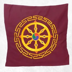 Housse de coussin Roue du Dharma bordeau