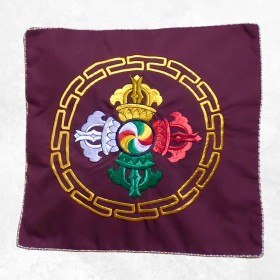 Housse de coussin Dorjé vajra brodé bordeau
