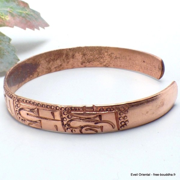 Bracelet tibétain en Cuivre orné du mantra de Chenrezi sanskrit 