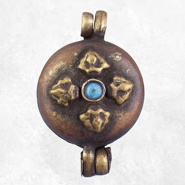 Pendentif tibétain Ghau double dorjé patiné bronze