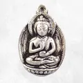 Pendentif tibétain Bouddha en métal blanc - Pendentifs tibétains bouddhistes