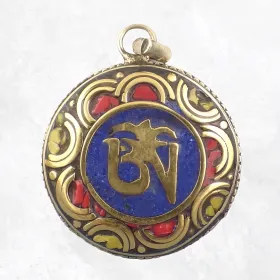 Pendentif orné du Om tibétain couleur lapis lazuli - Pendentifs tibétains bouddhistes
