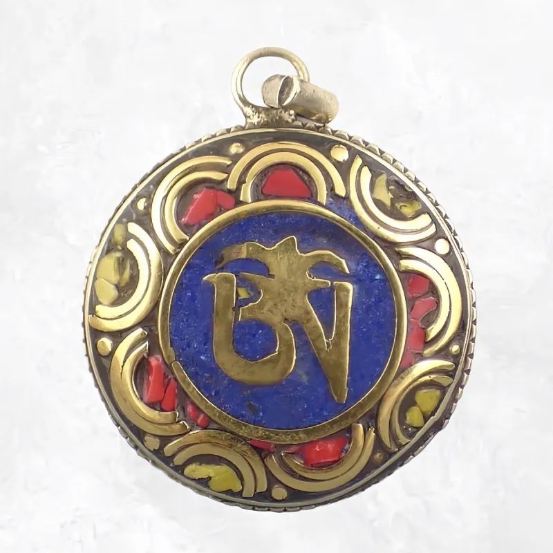 Pendentif orné du Om tibétain couleur lapis lazuli - Pendentifs tibétains bouddhistes