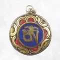 Pendentif orné du Om tibétain couleur lapis lazuli - Pendentifs tibétains bouddhistes