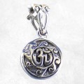 Petit pendentif tibétain argent Om Bijoux tibetains bouddhistes MB28