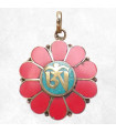 Pendentif tibétain symbole Om – Bijou artisanal fleur corail du Népal