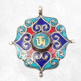 Pendentif bouddhiste Dorjé et Om
