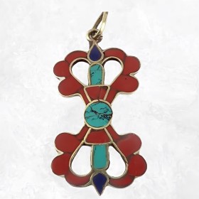 Pendentif tibétain dordjé vajra bouddhiste couleur corail