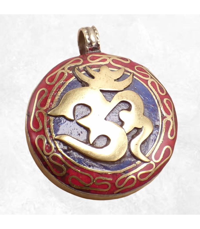 Pendentif tibétain Om en laiton et résine.
