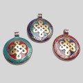 Pendentif Noeud infini tibétain, laiton et résine, fait main
