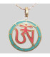 Pendentif tibétain OM en corail et turquoise, sans nickel.