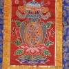 Tenture tibétaine rouge signes auspicieux Objets rituels bouddhistes TNKA7