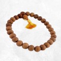 Mala tibétain en santal naturel, 28 perles de 8 mm.