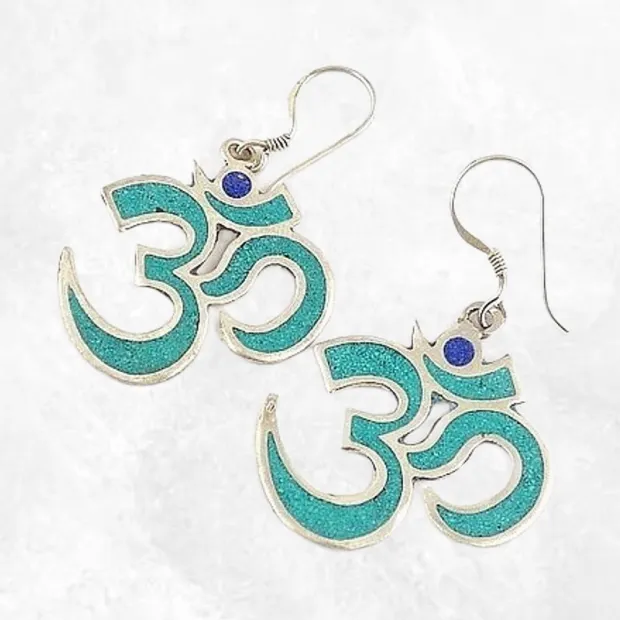 Boucles d'oreilles tibétaines Om serties de turquoise - Bijoux tibetains bouddhistes