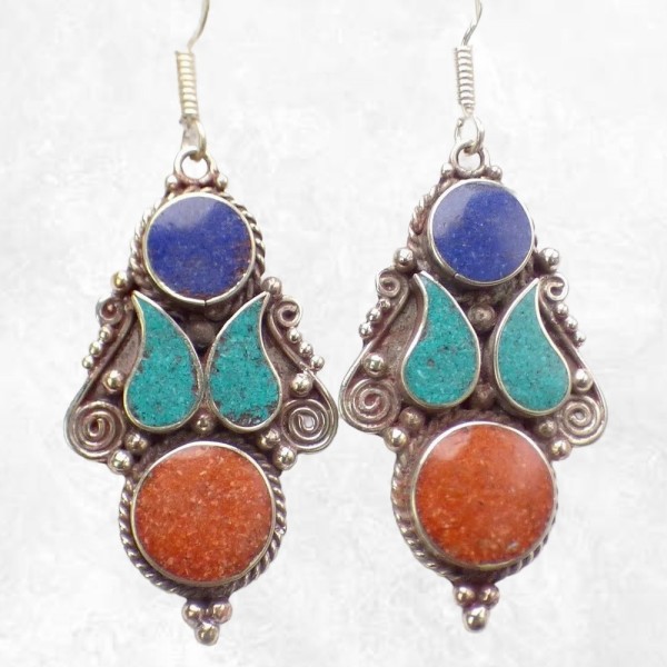 Boucles d'oreilles longues traditionnelles tibétaines