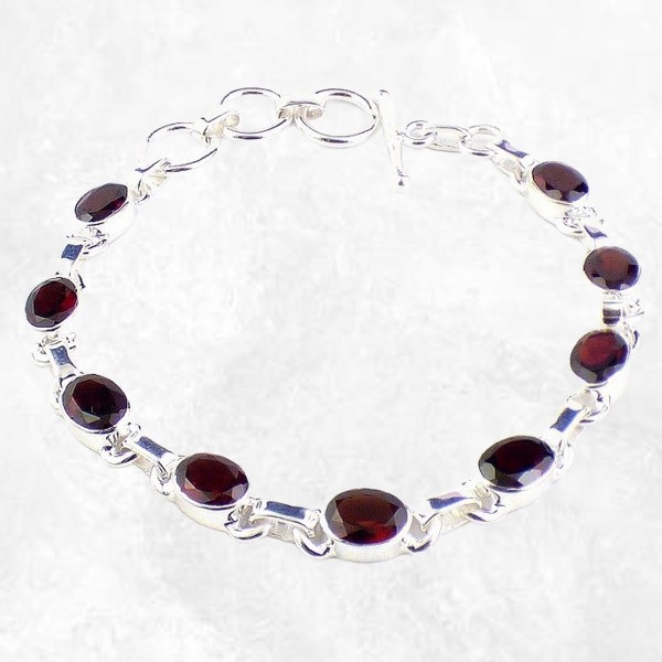 Bracelet en pierre Grenat facetté forme ovale