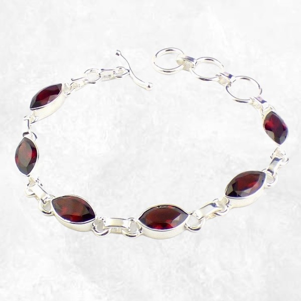 Bracelet Grenat facetté forme marquise