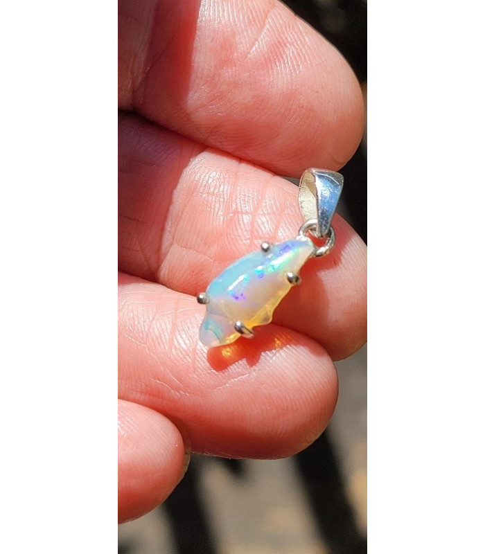 Pendentif en Opale welo brute serti griffes Bijoux en Opale Ethiopienne SK13.6