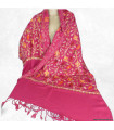 Châle népalais rose framboise en laine brodé fleurs – Fabriqué au Népal