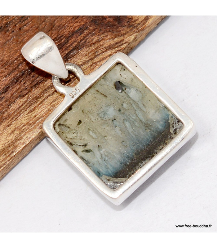 Petit Pendentif carré en Nakaurite Glacierite blue ice