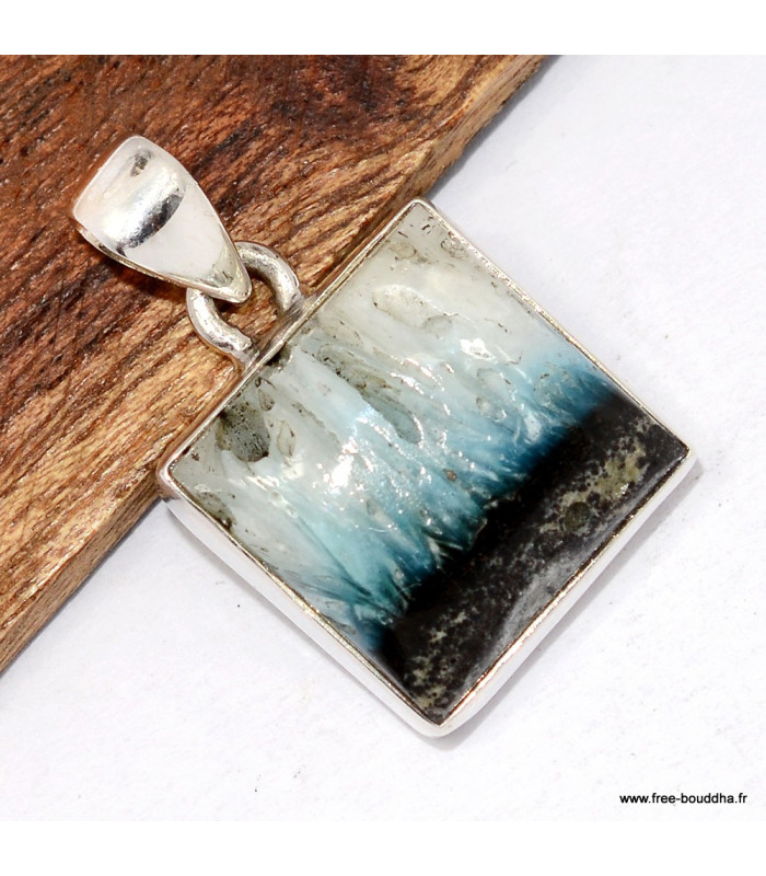 Petit Pendentif carré en Nakaurite Glacierite blue ice