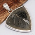 Pendentif Nuummite authentique, pierre des sorciers