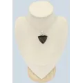 Pendentif Nuumite véritable triangulaire - Pendentifs pierres naturelles