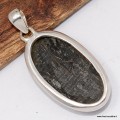 Pendentif Nuummite bleutée rare – Ovale en argent 925