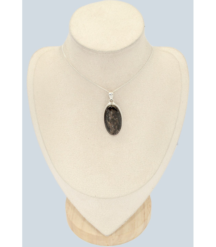 Pendentif Nuummite bleutée rare – Ovale en argent 925