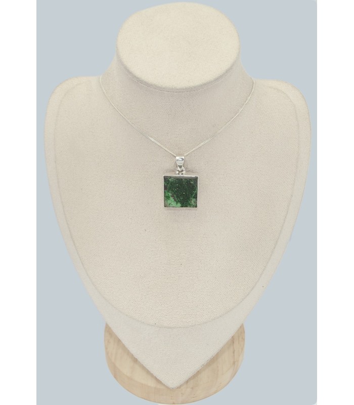 Pendentif Grenat Uvarovite carré