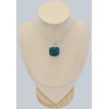 Pendentif apatite bleue néon carré en argent 925 certifié