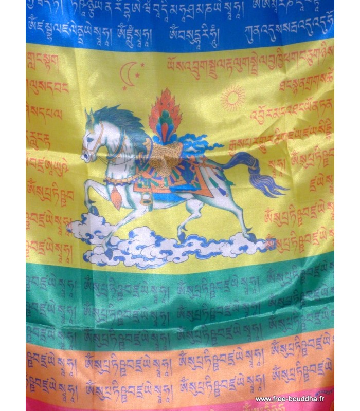 Grand Drapeau Tibétain en Soie – 4,5m x 70cm – Artisanat du Népal 