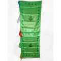 Grand drapeau bouddhiste Tara Verte en soie 1,9 m - Drapeaux tibétains