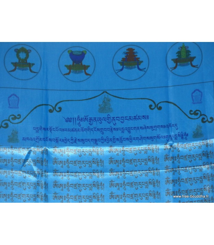 Drapeau bouddhiste en soie artisanale du Népal