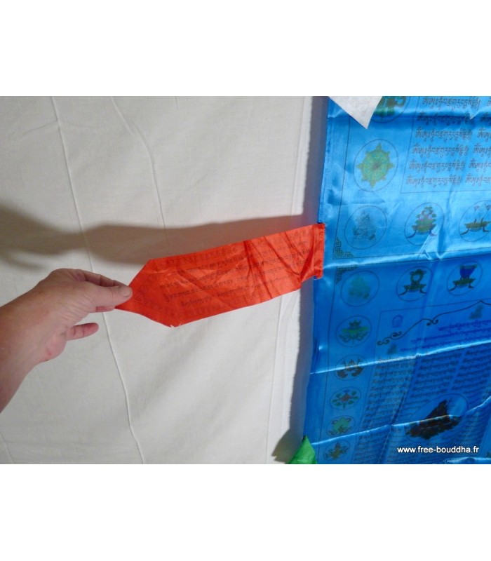 Drapeau bouddhiste en soie artisanale du Népal