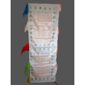Drapeau bouddhiste en soie artisanale du Népal.