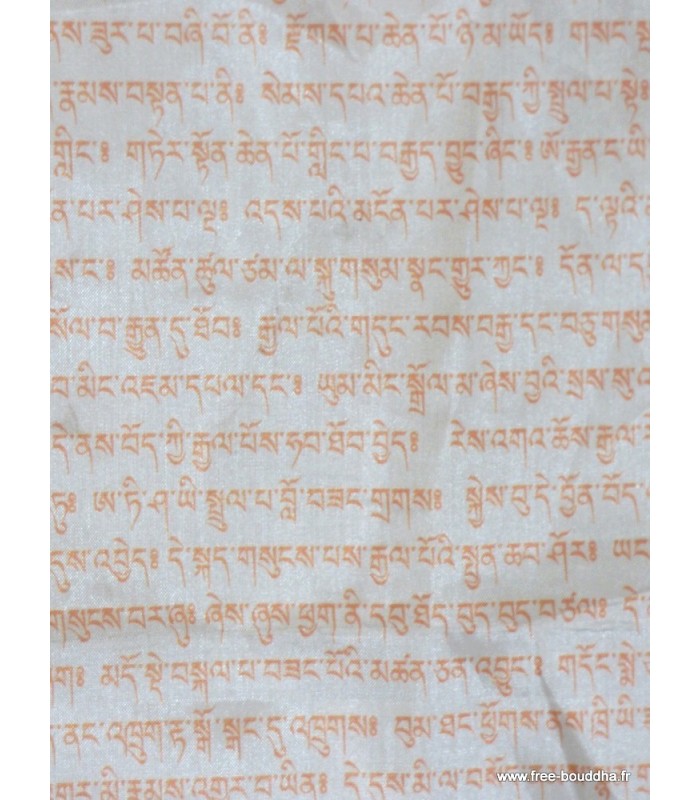 Drapeau bouddhiste en soie artisanale du Népal.