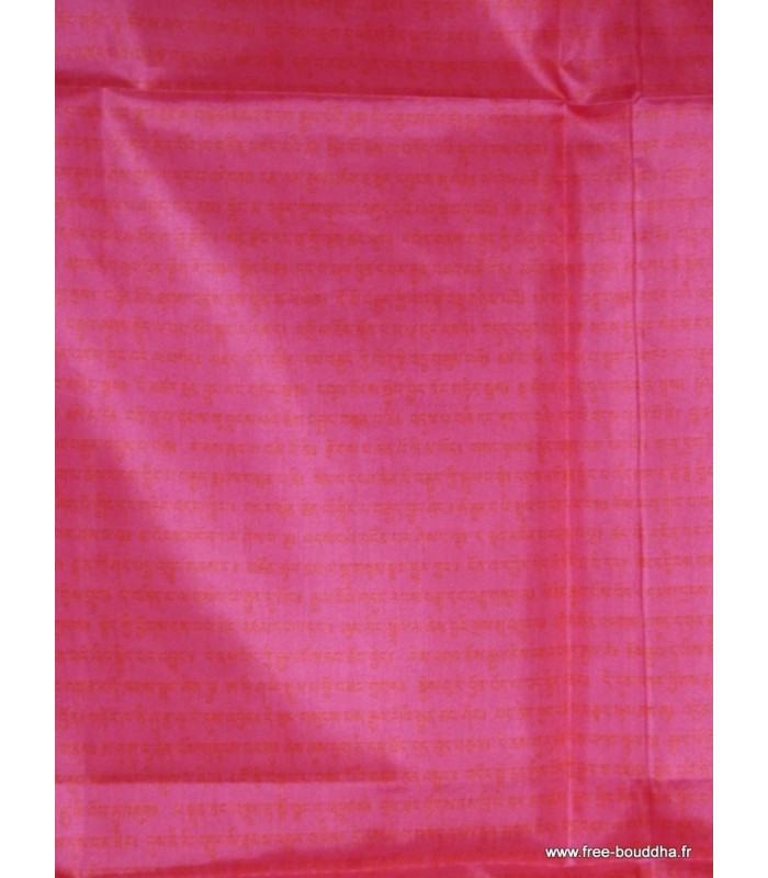 Drapeau bouddhiste en soie artisanale du Népal.