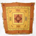 Nappe tibétaine en coton brodé à la main, symbole Kalachakra.