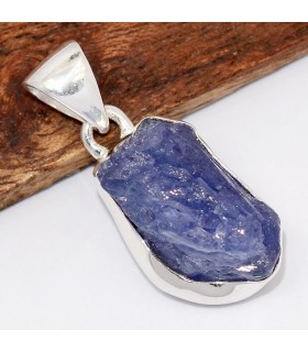 Pendentif tanzanite bleue sur argent 925, unique et élégant.