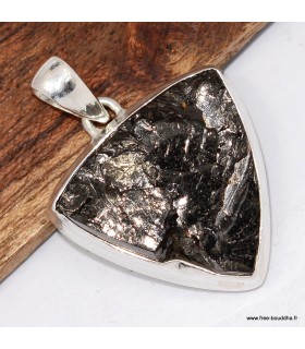 Pendentif triangulaire en shungite et argent 925 certifié.