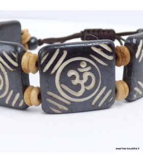 Bracelet bouddhiste en os de buffle gravé main Om.
